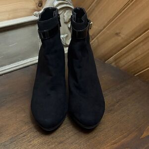 Liz Claiborne Black Ankle Booties